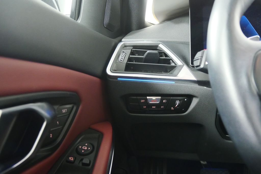 Thumbnail: 2024 BMW 3 Series - 18