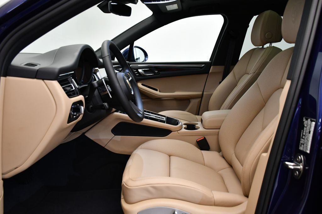 Thumbnail: 2026 Porsche Macan - 5