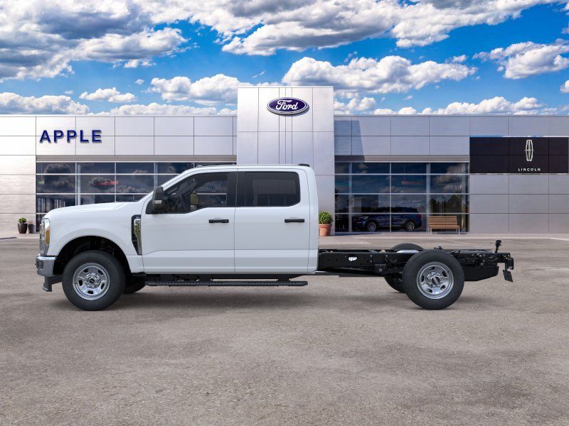 2026 Ford F-350 Chassis XL