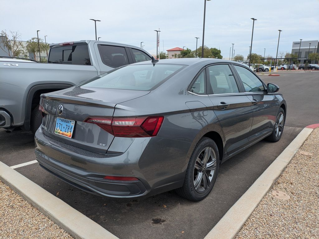  2024 Volkswagen Jetta SE FWD   