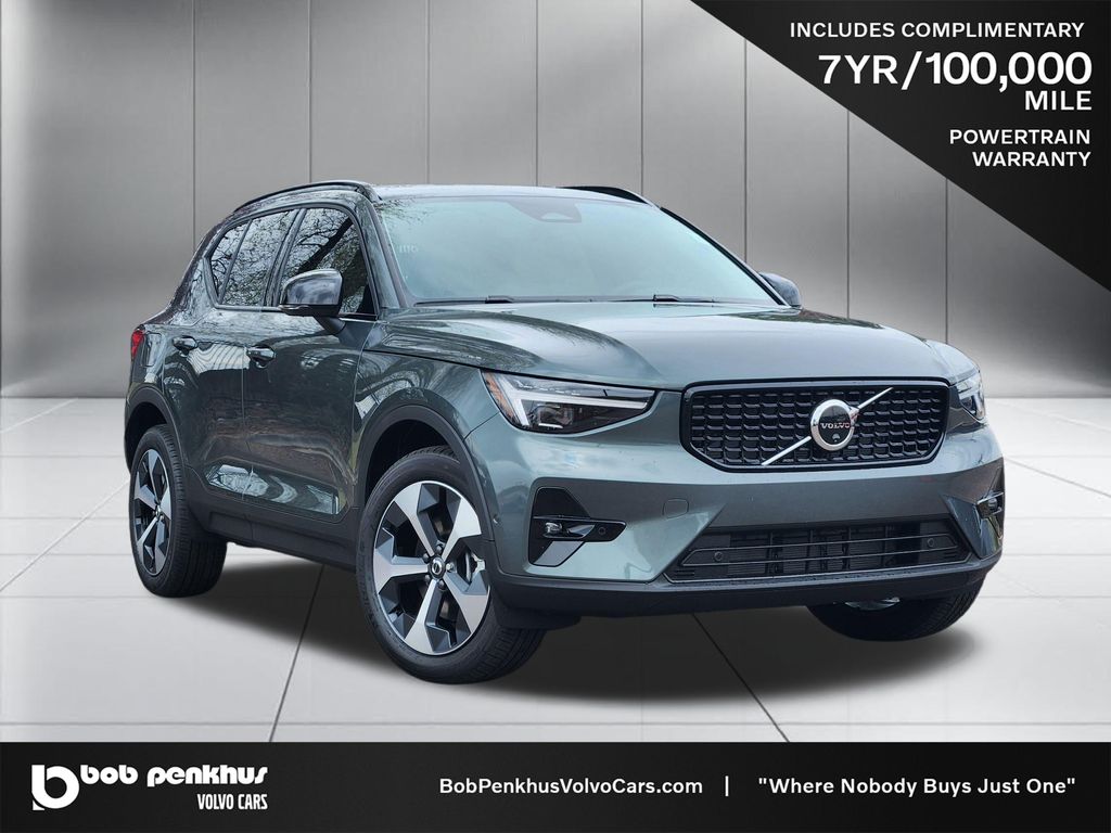 2026 Volvo XC40 B5 Plus