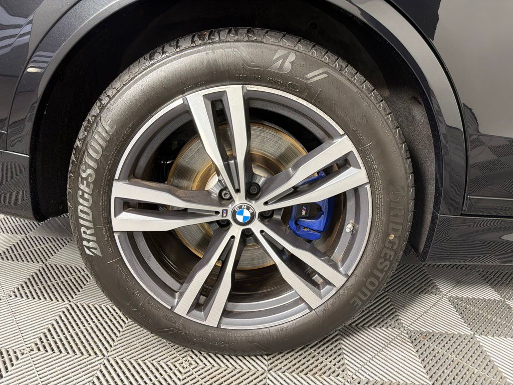 Thumbnail: 2024 BMW X7 - 12