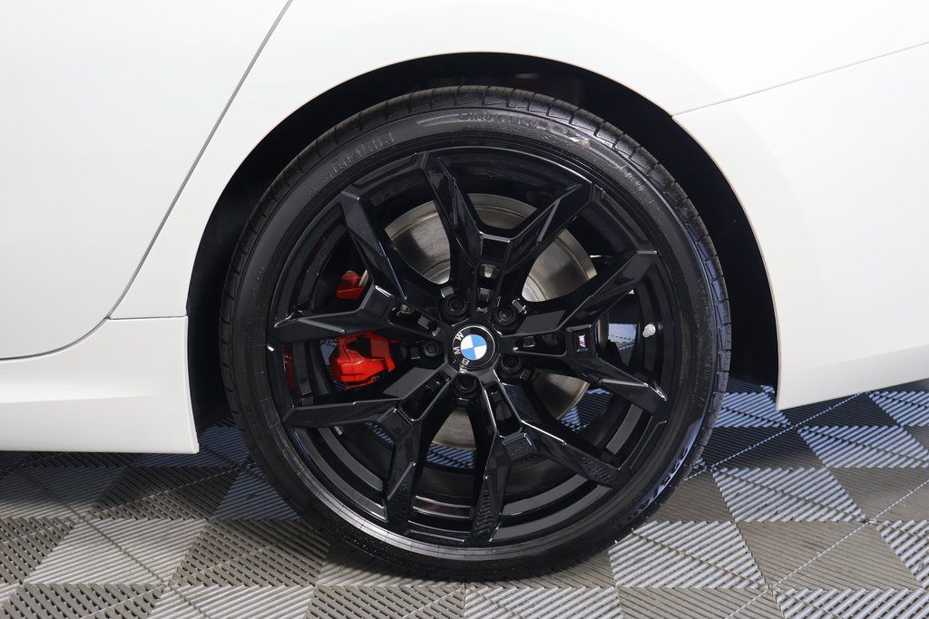 Thumbnail: 2026 BMW 3 Series - 10