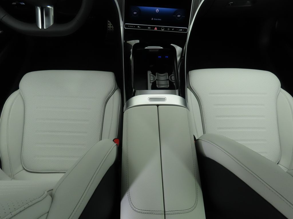 Thumbnail: 2025 Mercedes-Benz C-Class - 18