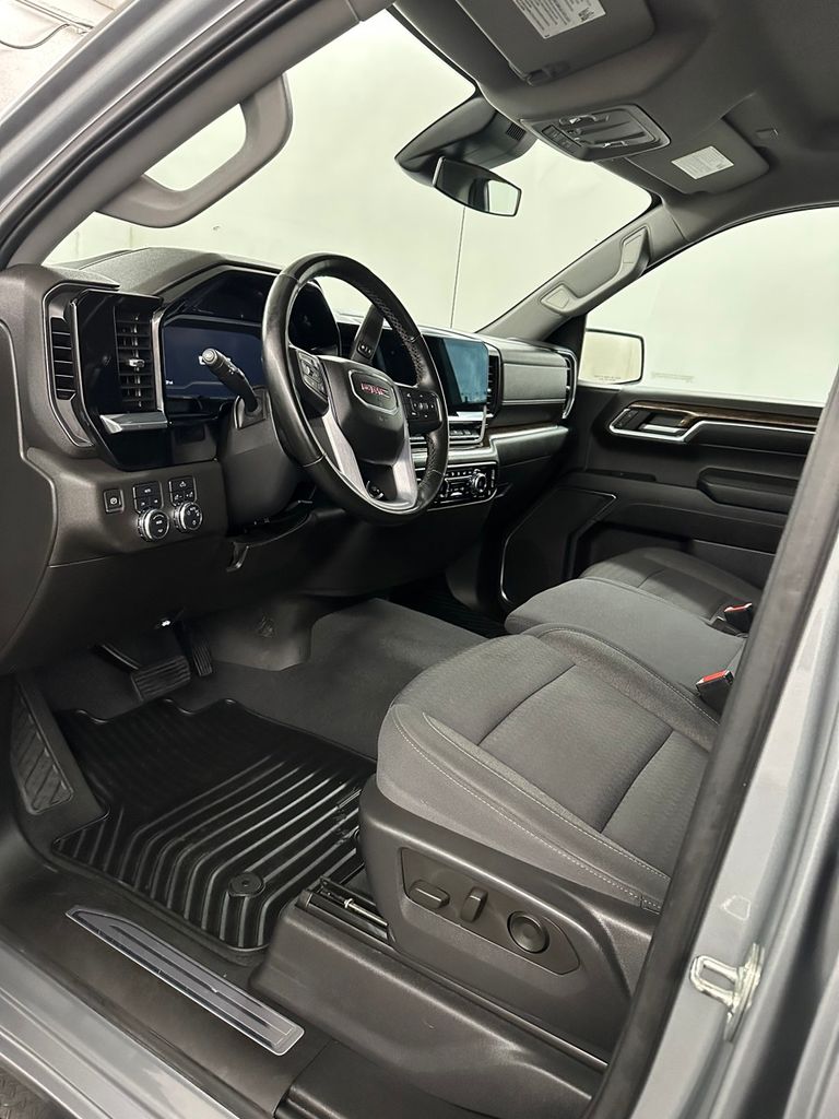 used 2023 GMC Sierra 1500 car, priced at $36,985