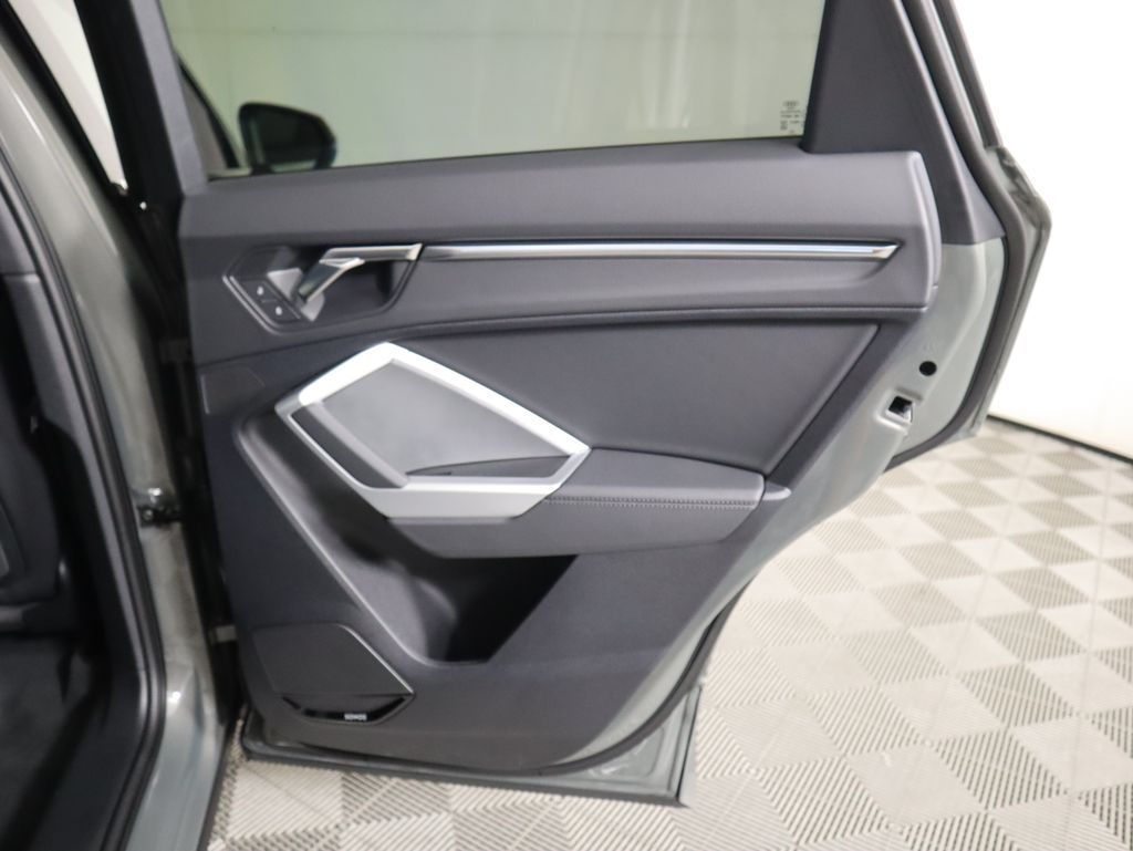 Thumbnail: 2025 Audi Q3 - 28