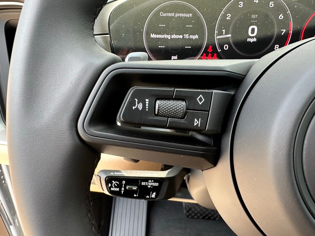 Thumbnail: 2026 Porsche Cayenne - 18