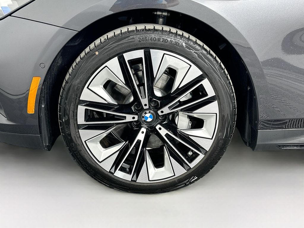 2024 BMW 5 Series 530i 23