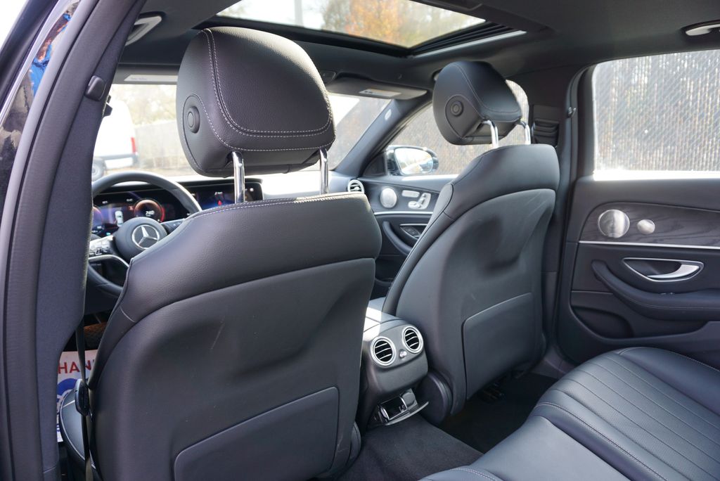 Thumbnail: 2022 Mercedes-Benz E-Class - 14