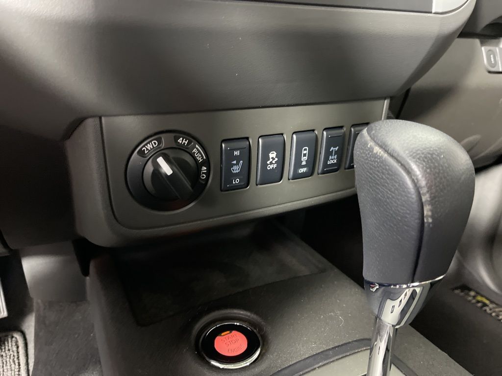 Thumbnail: 2020 Nissan Frontier - 28