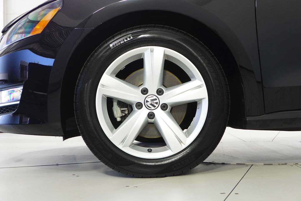 Thumbnail: 2015 Volkswagen Passat - 5