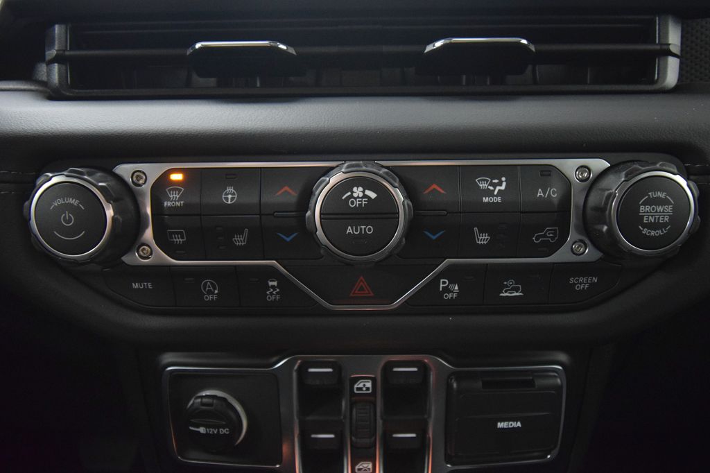 new 2026 Jeep Gladiator car, priced at $57,688