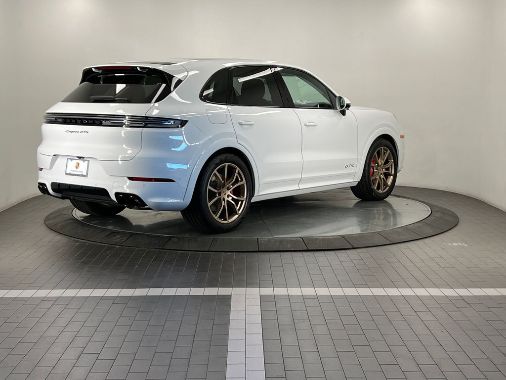 Thumbnail: 2026 Porsche Cayenne - 7