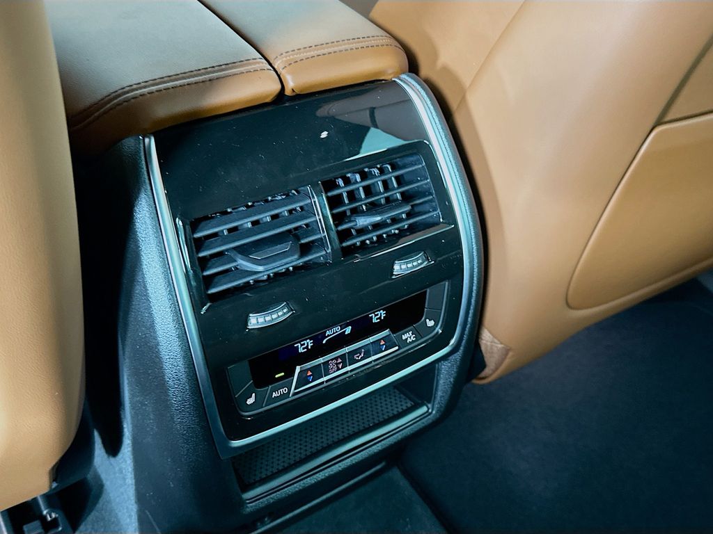 Thumbnail: 2026 BMW X7 - 18