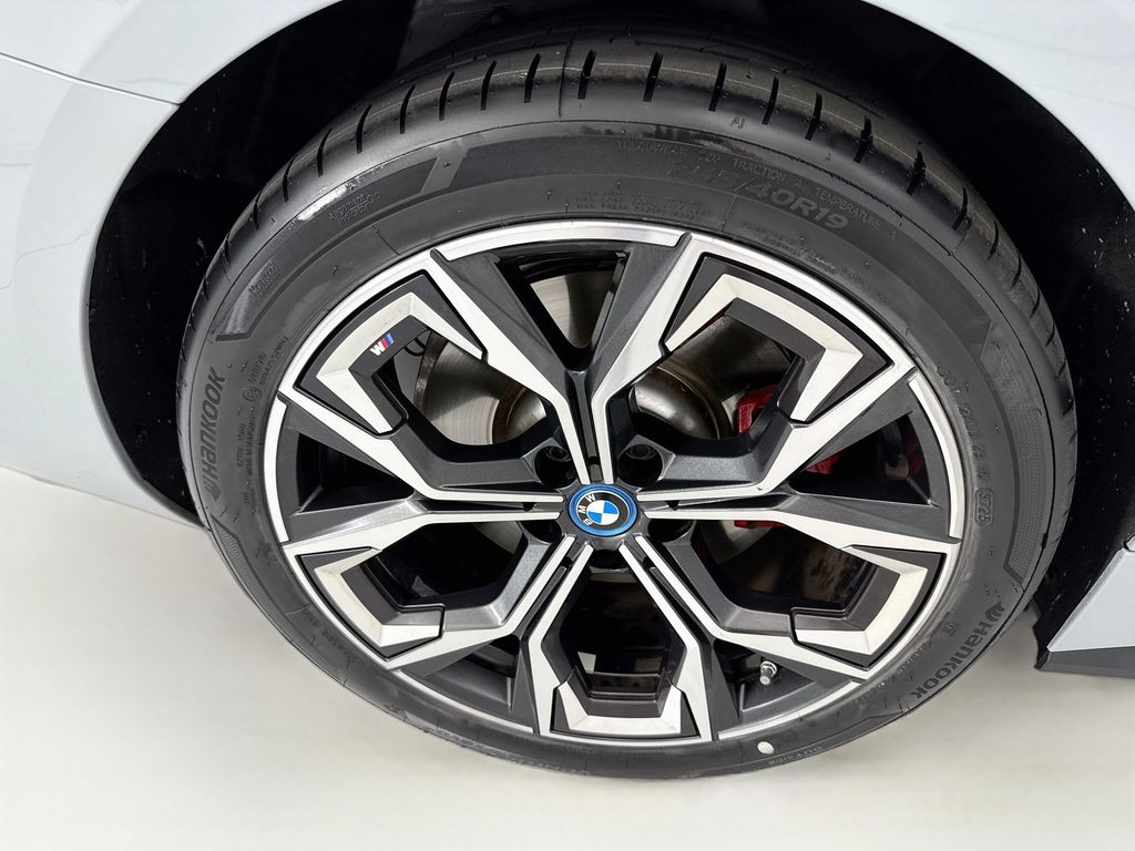 Thumbnail: 2024 BMW i4 - 32