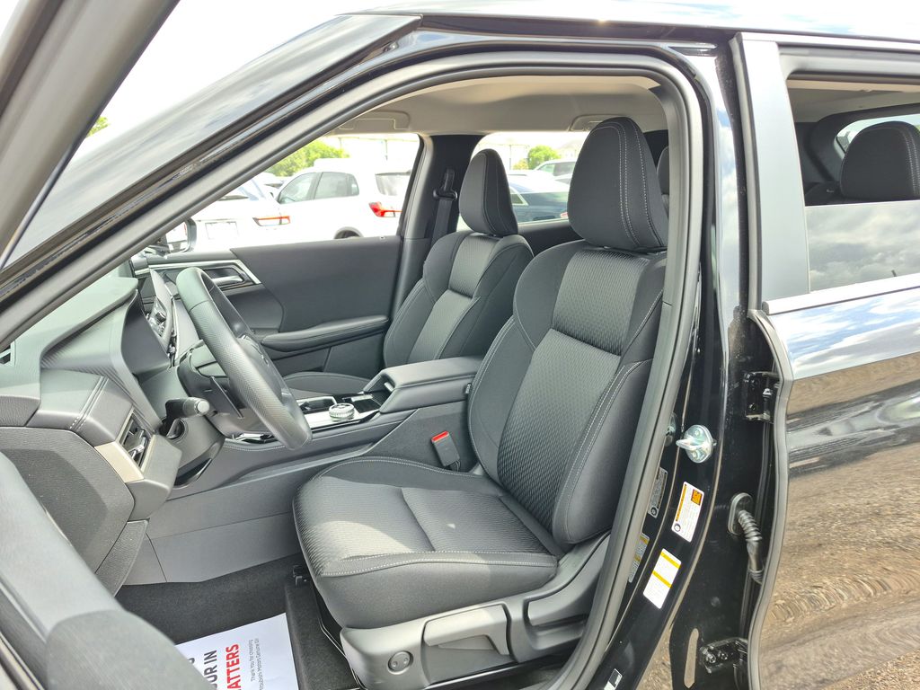 2026 Mitsubishi Outlander ES - 9