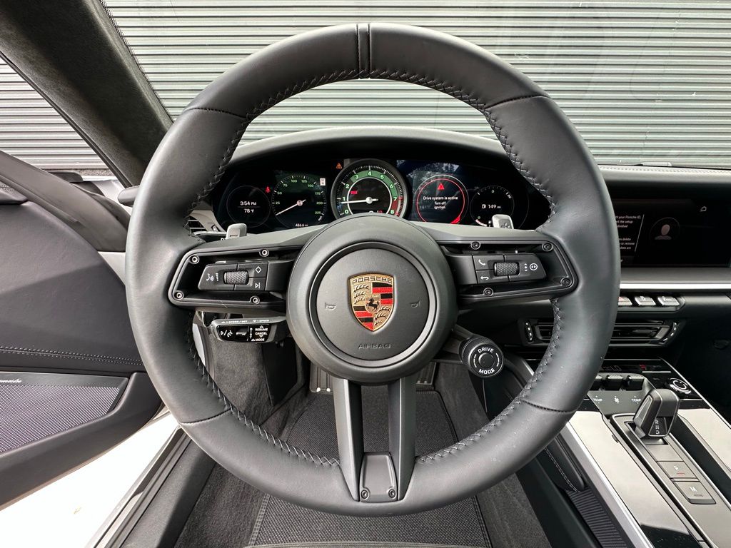 Thumbnail: 2025 Porsche 911 - 17