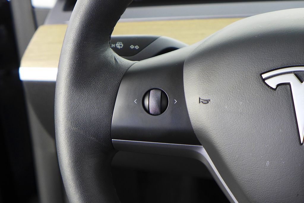 Thumbnail: 2022 Tesla Model Y - 28