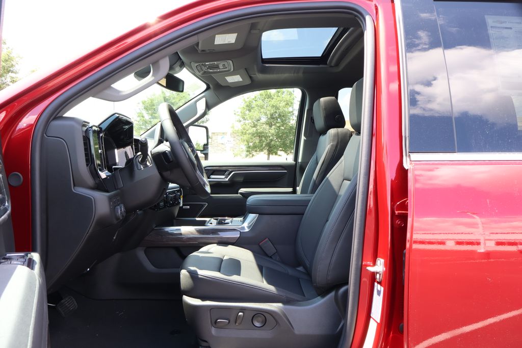 Thumbnail: 2025 Chevrolet Silverado 2500 - 14