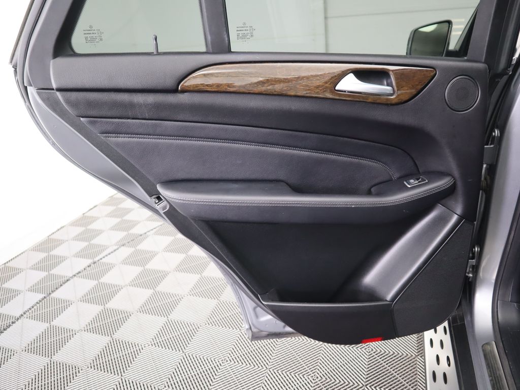 Thumbnail: 2014 Mercedes-Benz M-Class - 27