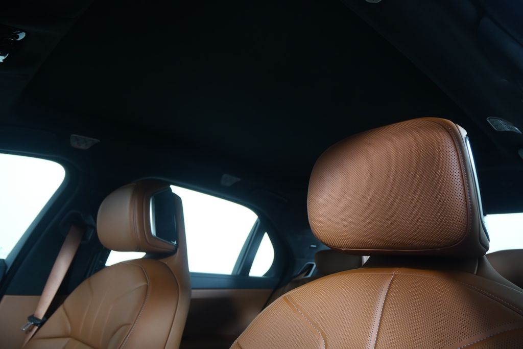 Thumbnail: 2026 BMW 7 Series - 12