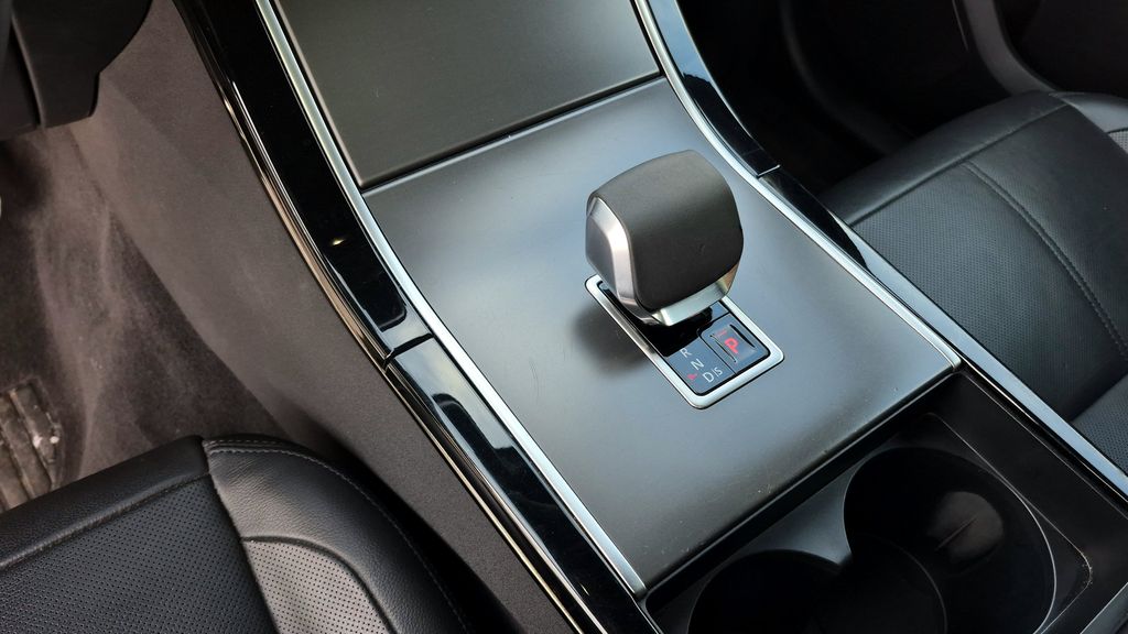 2025 Land Rover Range Rover Velar