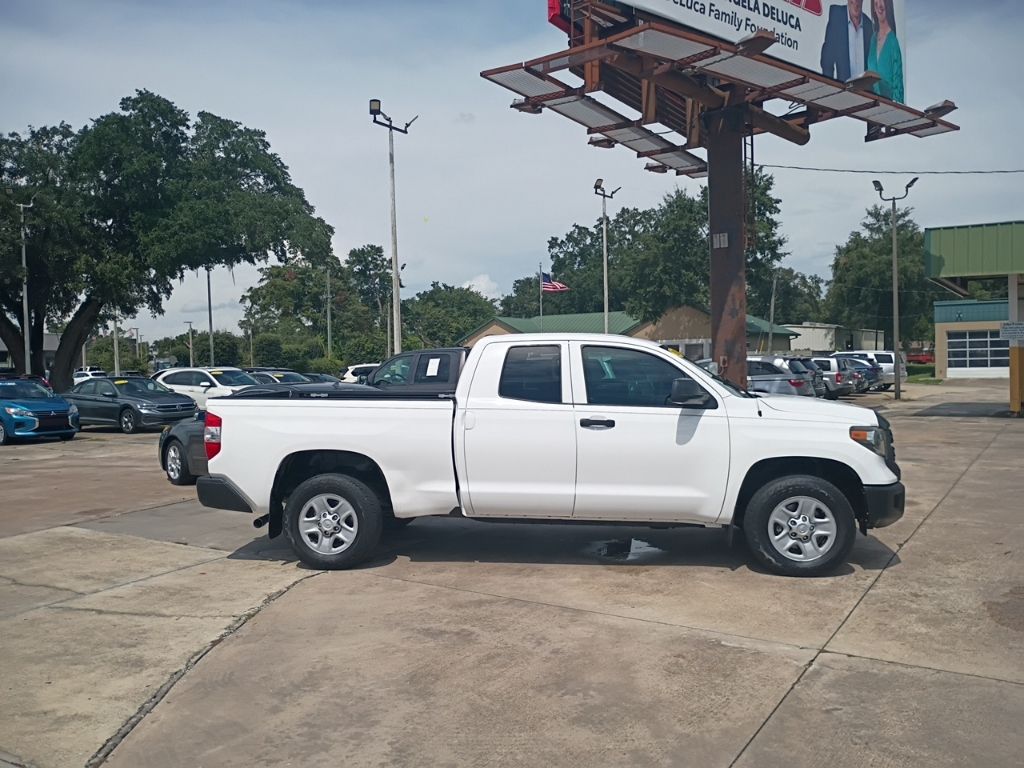Super White 2019 Toyota Tundra Pickup Truck 4X2 6-Speed Automatic Overdrive