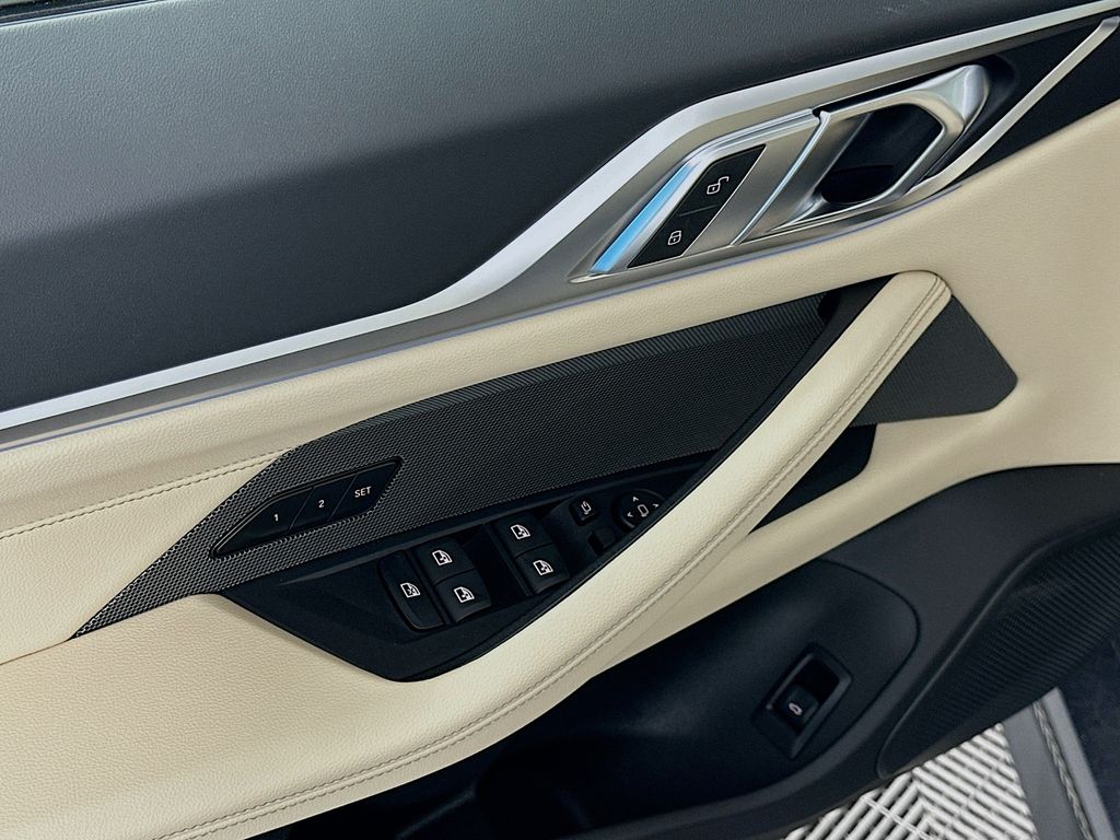 Thumbnail: 2026 BMW i4 - 20