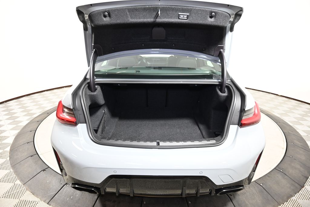 Thumbnail: 2024 BMW 3 Series - 10