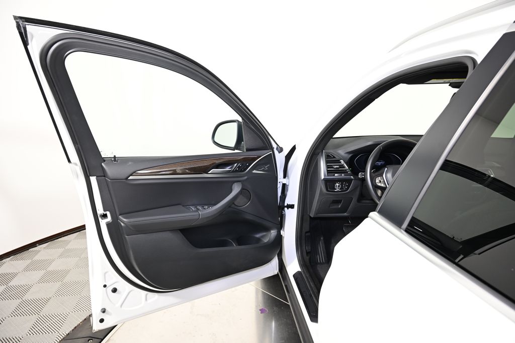 Thumbnail: 2022 BMW X3 - 21