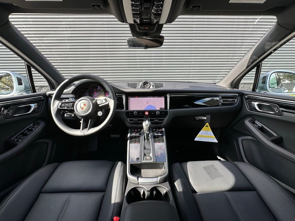 Thumbnail: 2026 Porsche Macan - 6