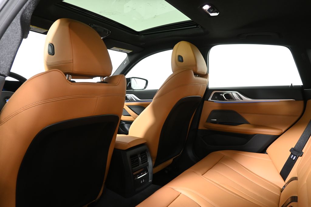 Thumbnail: 2026 BMW i4 - 32