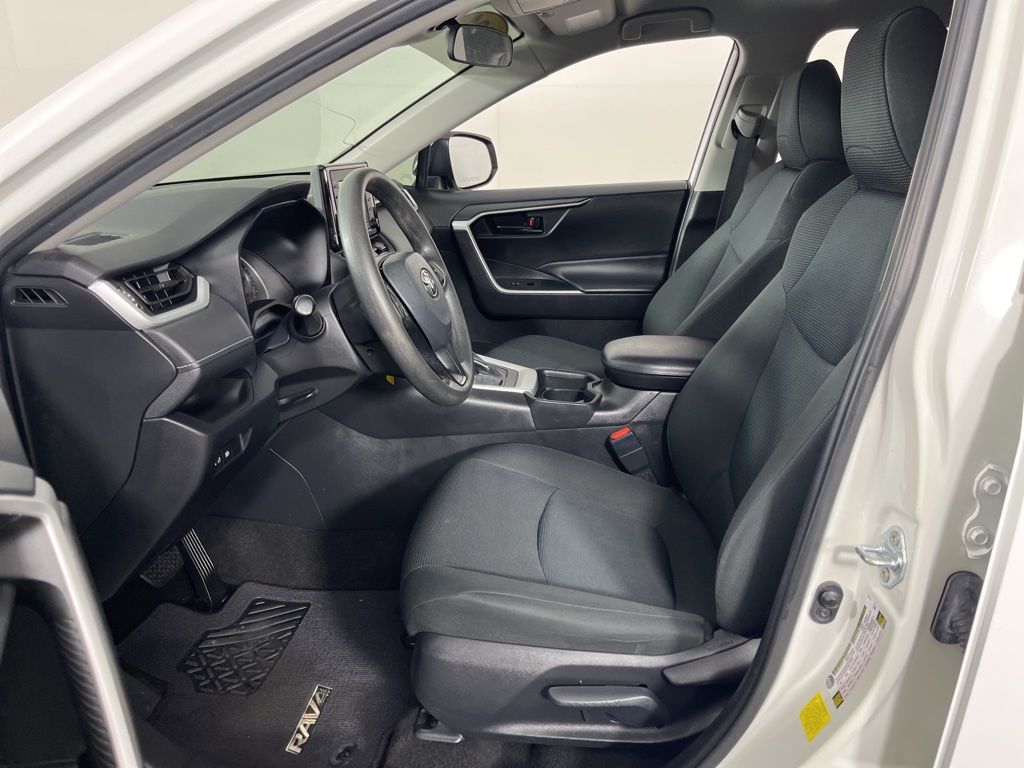 Thumbnail: 2021 Toyota RAV4 - 22