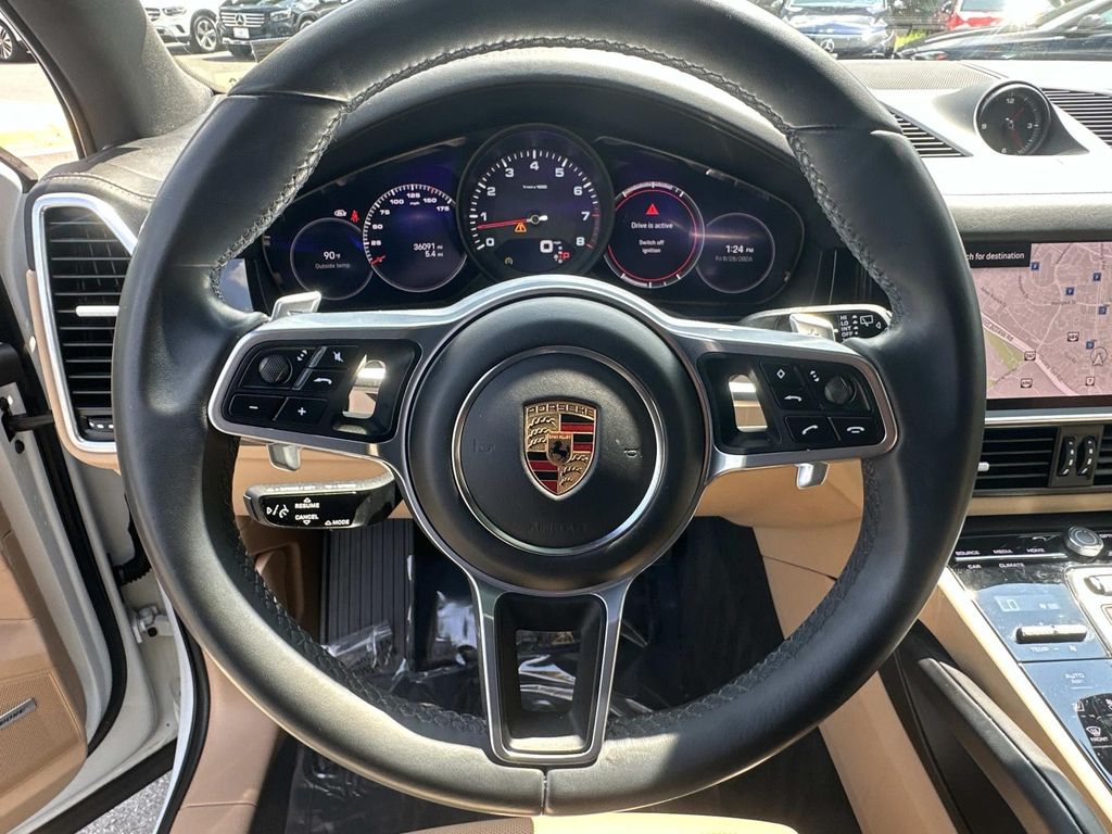 Thumbnail: 2022 Porsche Cayenne - 23