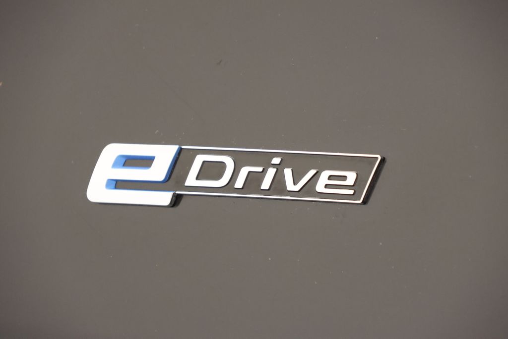 Thumbnail: 2015 BMW  - 17