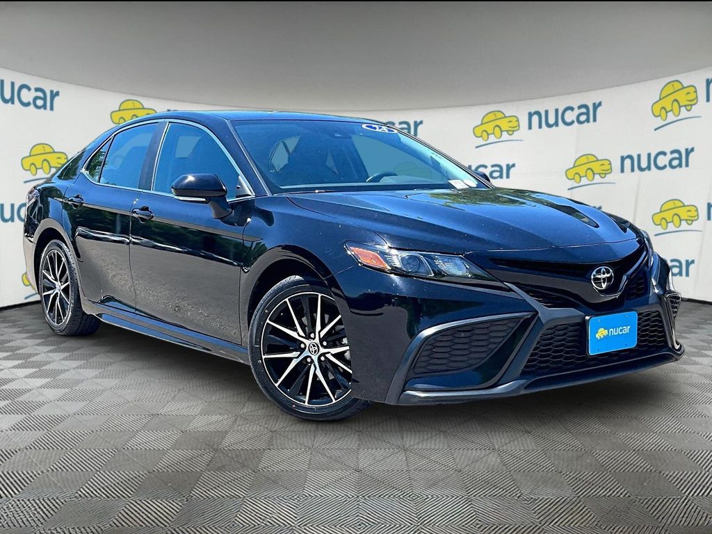 2024 Toyota Camry — photo 1