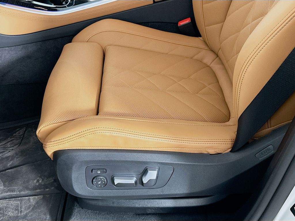 Thumbnail: 2026 BMW X5 - 21