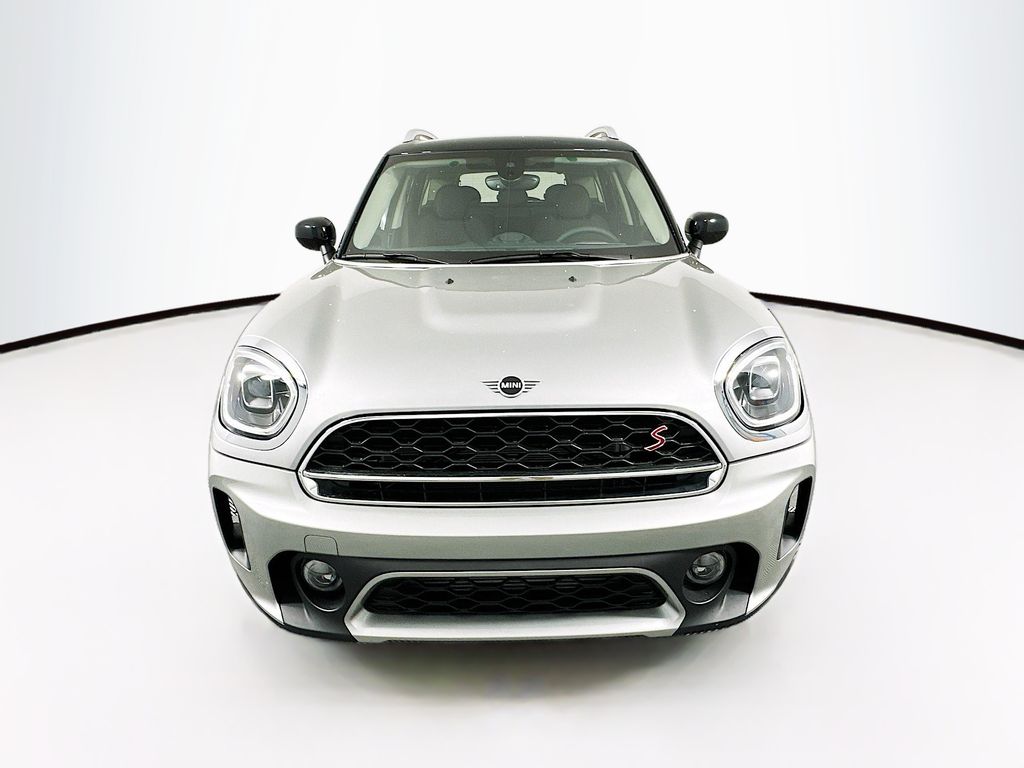 2024 MINI Cooper Countryman Iconic 2