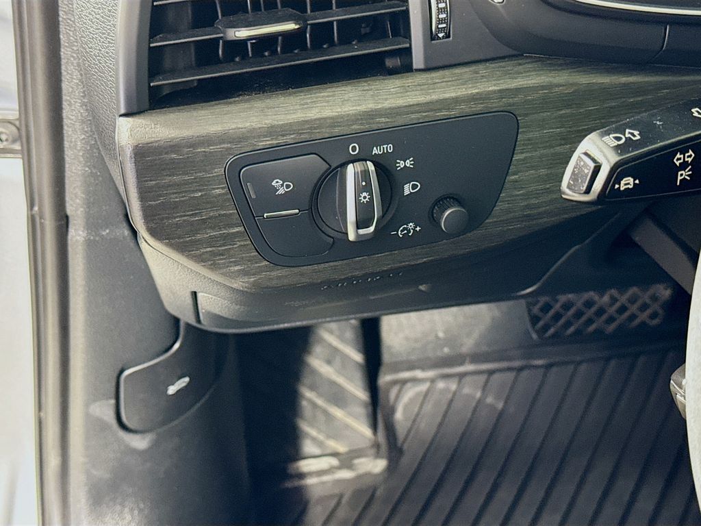 Thumbnail: 2021 Audi A4 - 10