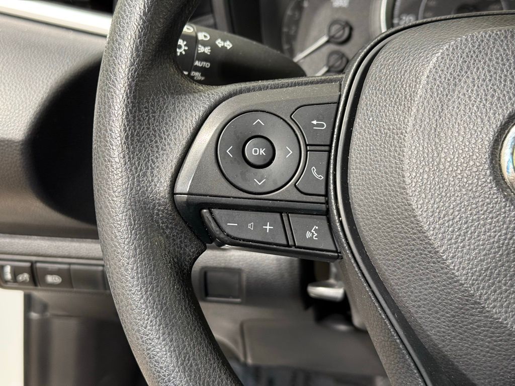 2022 Toyota Corolla LE 21