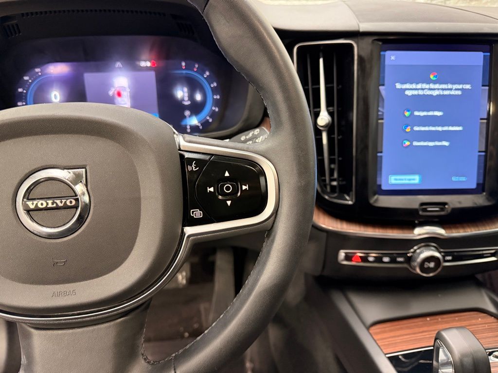 Thumbnail: 2023 Volvo XC60 - 14