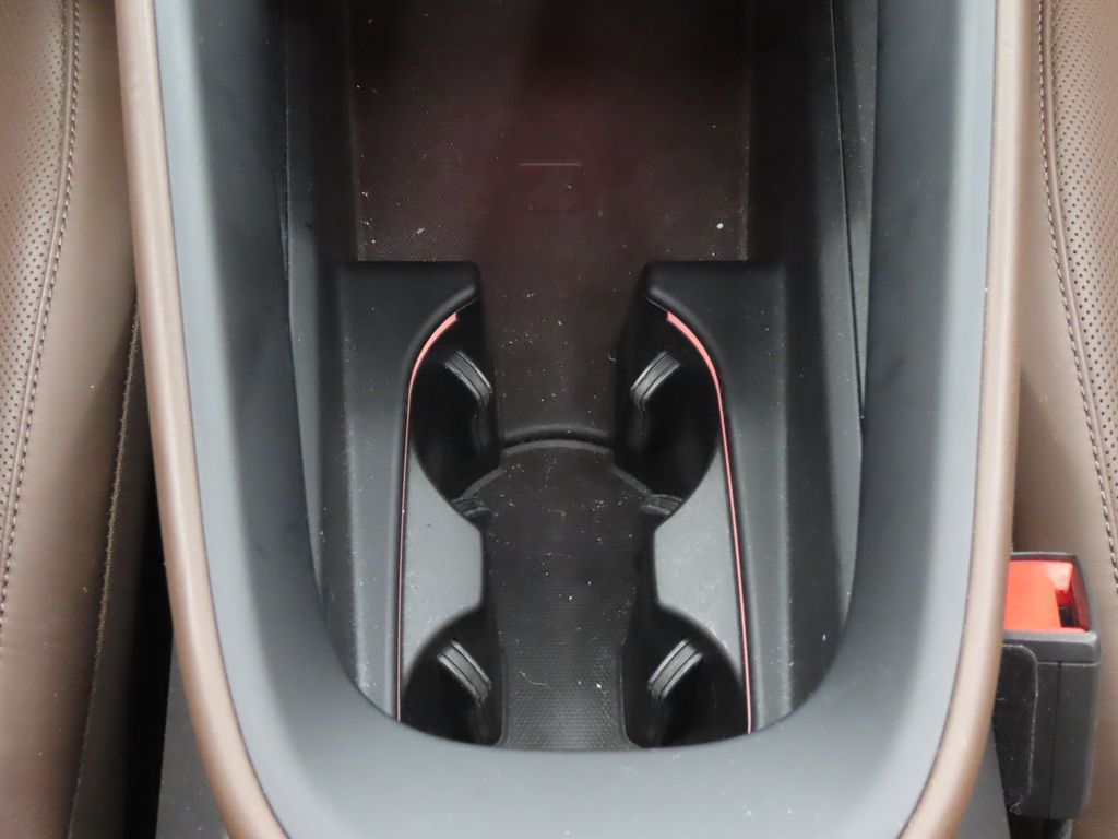 Thumbnail: 2024 Porsche Macan - 31