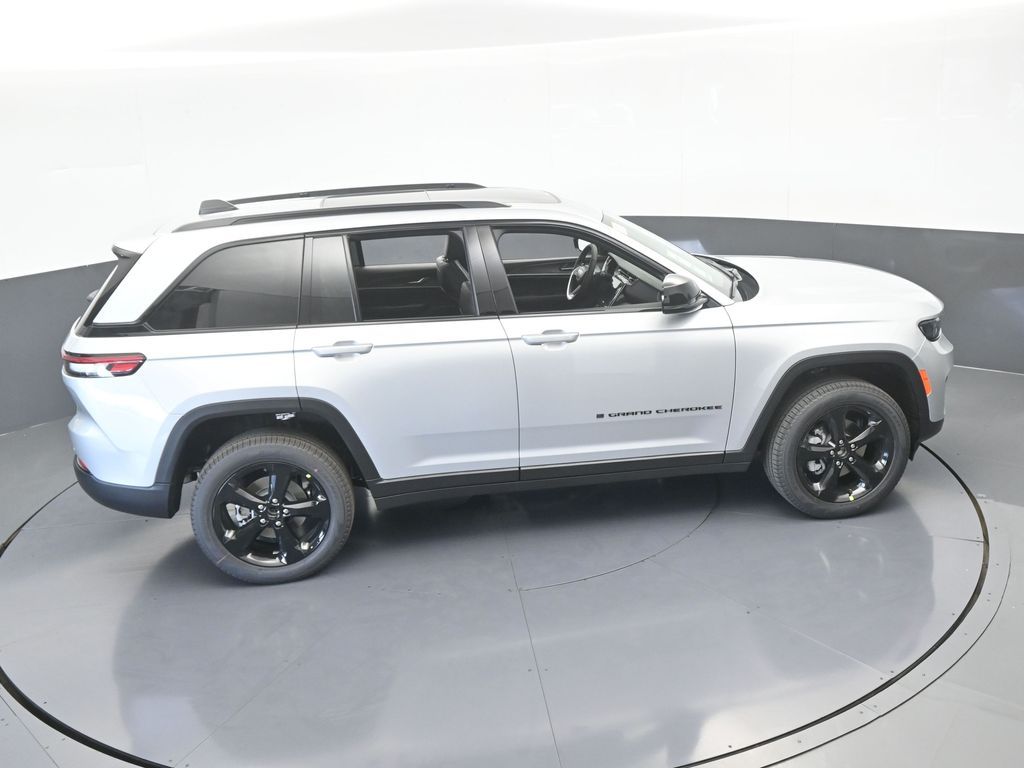 New 2025 Silver Zynith Jeep Limited image 48