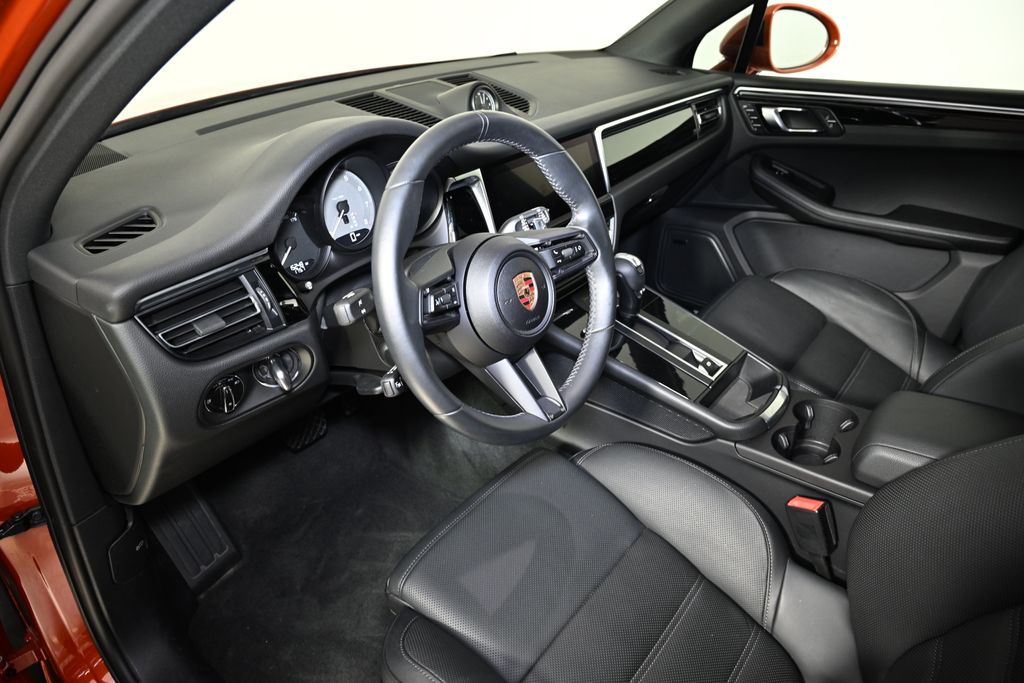 Thumbnail: 2024 Porsche Macan - 15