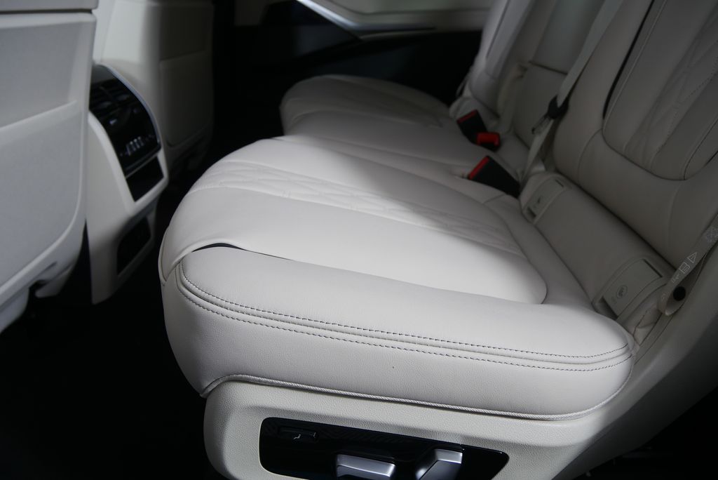 2026 BMW X7 xDrive40i 15