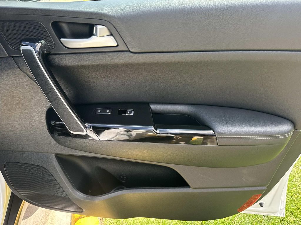 Thumbnail: 2019 Kia Sportage - 10