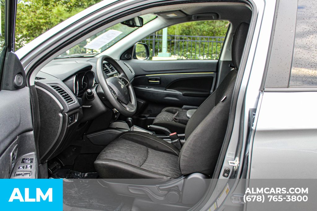 Used 2024 Gray Mitsubishi 2.0 ES image 15