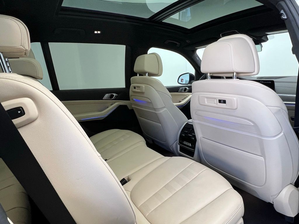 Thumbnail: 2022 BMW X7 - 8