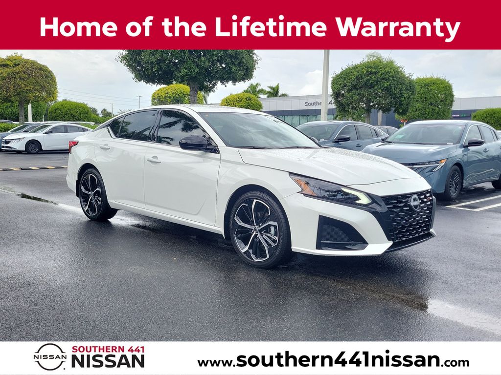 Pearl White 2026 Nissan Altima Sedan Front-Wheel Drive Continuously Variable Transmission