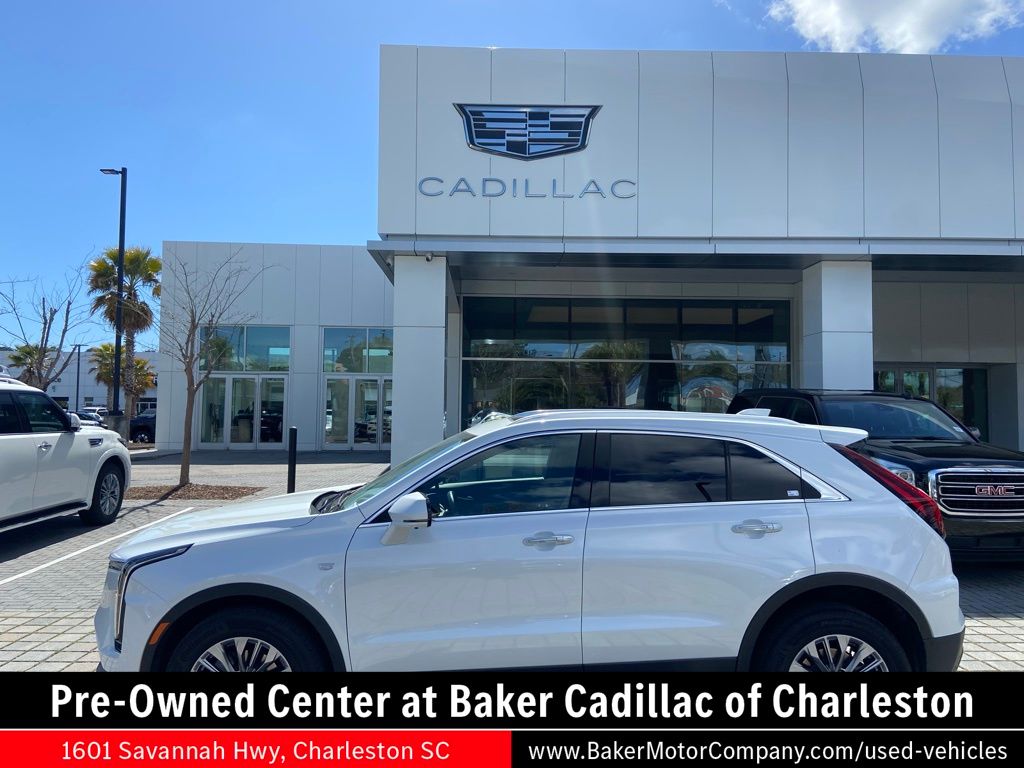 Crystal White Tricoat 2025 Cadillac XT4 Premium Luxury FWD SUV / Crossover Front-Wheel Drive 9-Speed Automatic